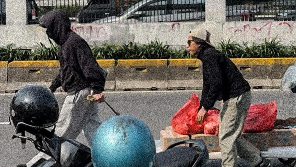 Atta Halilintar Berbagi Jumat Berkah ke Pendemo