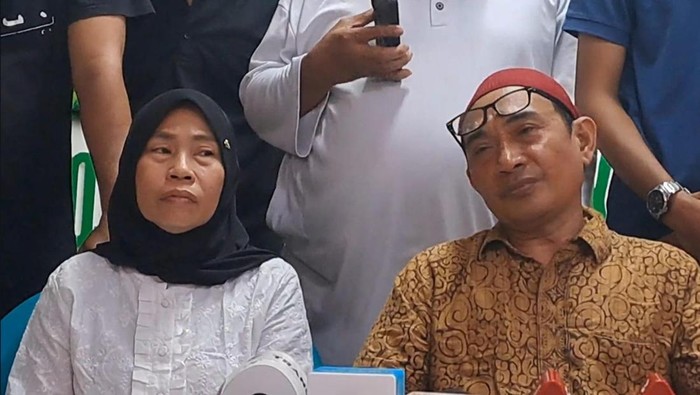 Ayah dan Ibu dari Affan Kurniawan