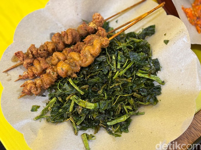 Ayam Goreng dan Iga Bakar Andalan Baru Buka! Ada Ayam Goreng dan Iga Bakar Viral yang Laris 30 Kg per Hari