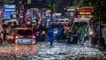Banjir Dadakan, Luapan Kali Baru Tutup Jalur Utama Bogor-Jakarta