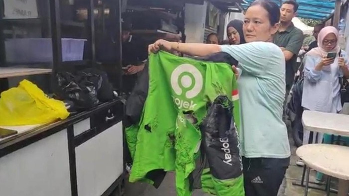 Barang-barang terakhir Affan Kurniawan, sopir ojol yang tewas dilindas rantis Brimob