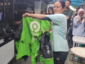 Jaket Koyak-Sepatu Lusuh, Barang Terakhir Affan Saat Dilindas Rantis Brimob