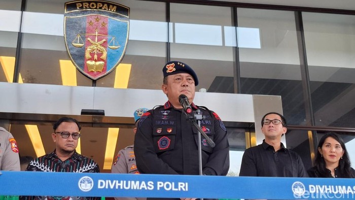 Dankorbrimob Komjen Imam Widodo. (Brigitta/detikcom)
