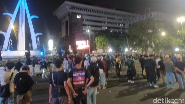 Situasi demonstrasi yang terjadi di Jalan Pahlawan, Kota Semarang, Jumat (29/82025) petang.