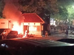 Kesaksian Penjaga Kantin DPRD Jateng: Aku Berlindung di Mobil, Dilempari