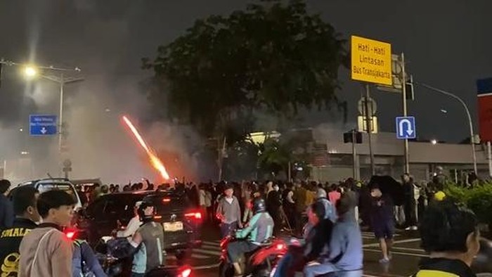 Demonstrasi di Jalan Otista, Jaktim (Devi/detikcom)