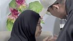 Denny Sumargo Melayat, Peluk Hangat Keluarga Affan Kurniawan