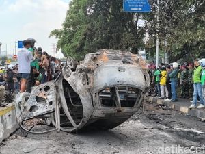 Massa Bakar Mobil Dekat Mako Brimob Semalam, Begini Kondisinya