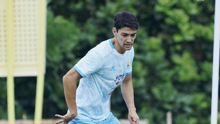 Federico Barba. Federico Barba.