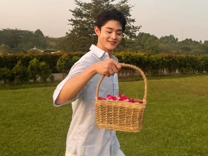 Gabriel Prince Gabriel Prince kunjungi makam kakak, Olivia Dewi, mantan Gadis Sampul meninggal karena kecelakaan pada 2012.