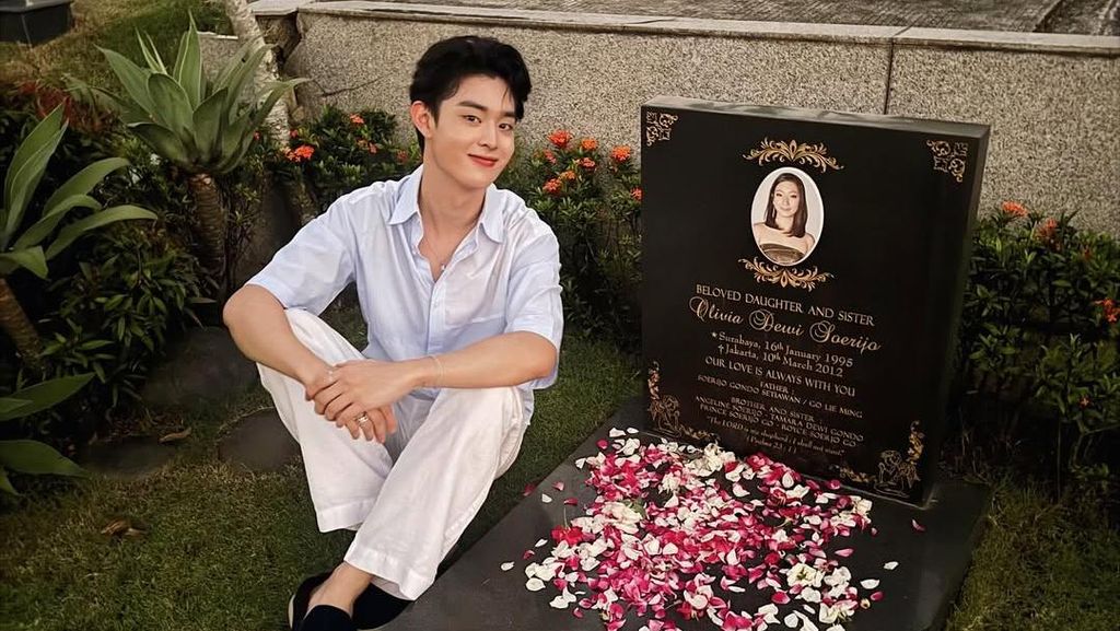 Gabriel Prince ke Makam Kakak, Olivia Finalis Gadis Sampul Meninggal Kecelakaan