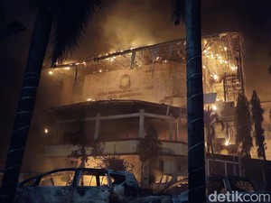 8 Fakta Gedung DPRD Makassar Dibakar yang Dinilai Prabowo Tindakan Makar