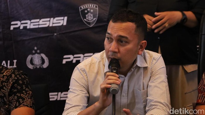 GM LMK SELMI Vanny Irawan saat konferensi pers di kantor Ditreskrimsus Polda Bali, Jumat (29/8/2025). (Aryo Mahendro/detikBali).