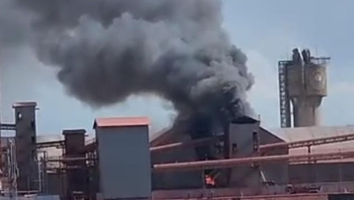 Gudang Pabrik NPK Pupuk Iskandar Muda Terbakar. (Screenshot)
