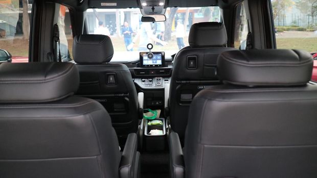 Honda Step Wgn Hybrid