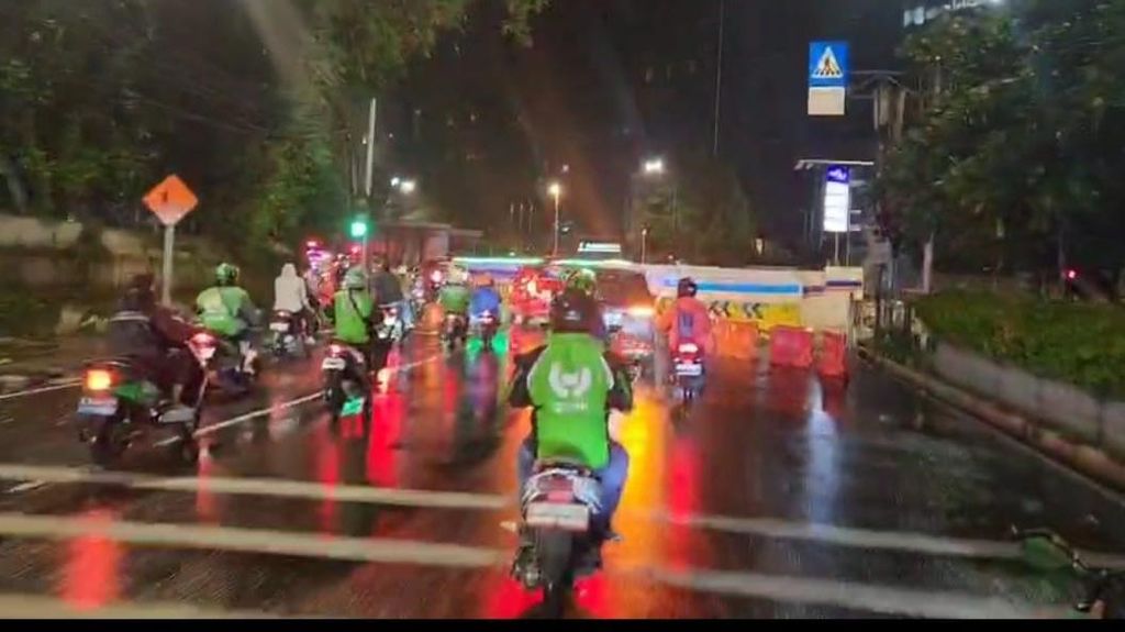 Deretan Selebritas Berduka dan Marah Rantis Brimob Tabrak Driver Ojol