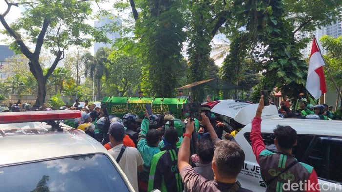 Jenazah Affan di TPU Karet Bivak