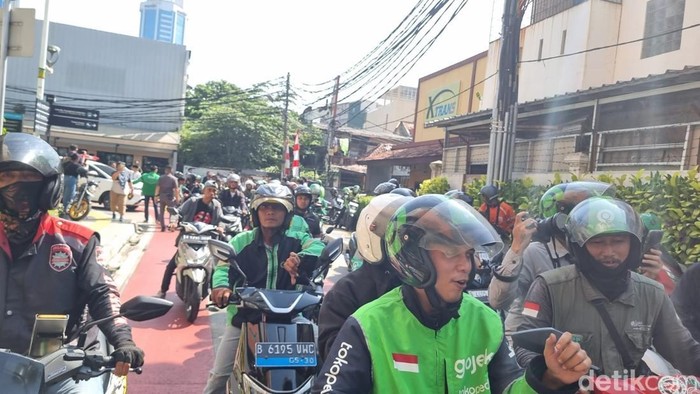 Jenazah Affan Kurniawan Diberangkatkan ke TPU Karet Bivak