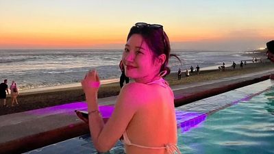 7 Gaya Jung Chaeyeon Aktris Drakor Viral Beyond the Bar Healing ke Bali
