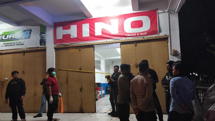 Karyawati showroom mobil di Parepare tewas diduga dibunuh OB kantornya.