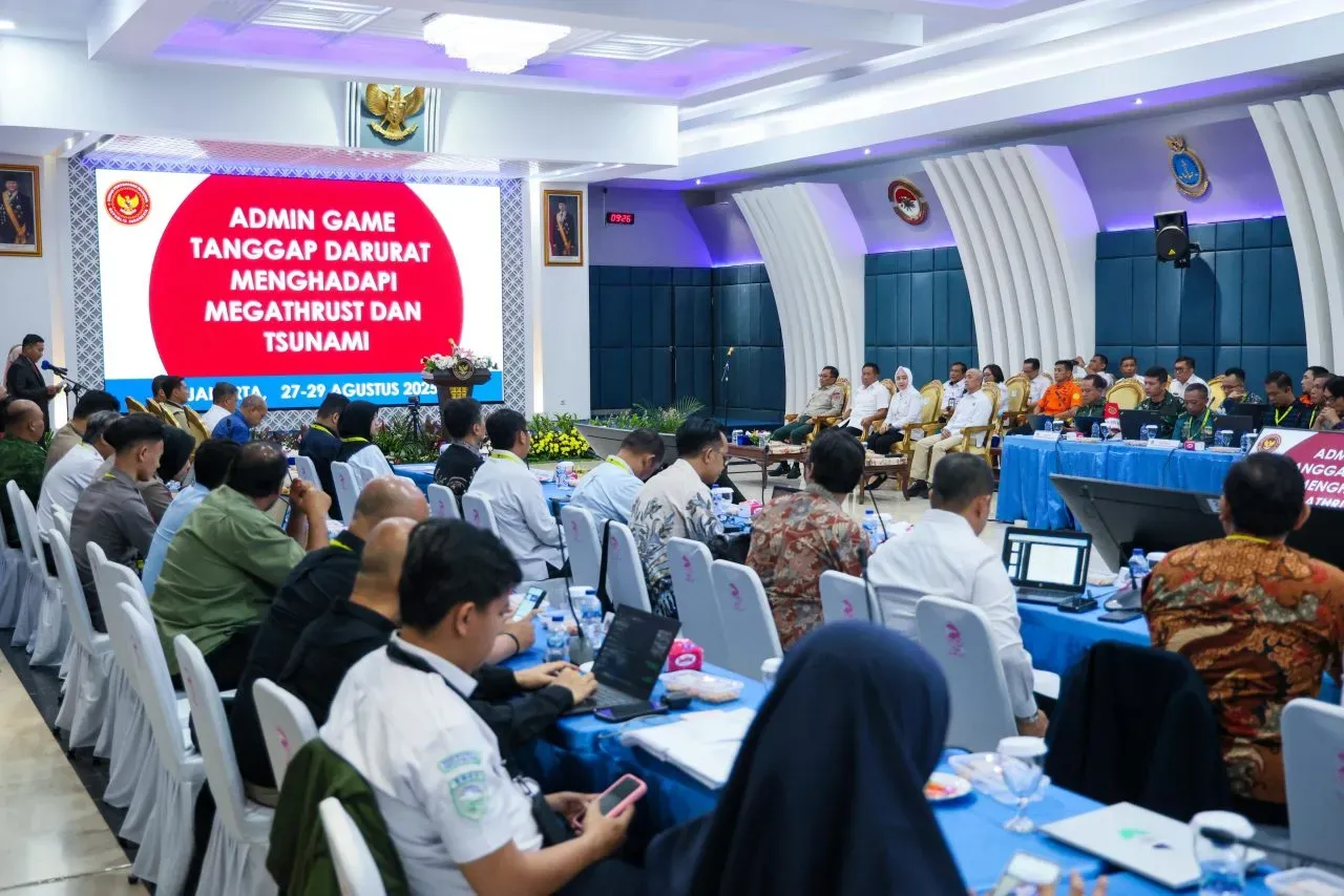 Kepala Badan Meteorologi, Klimatologi, dan Geofisika (BMKG), Dwikorita Karnawati, menghadiri kegiatan Admin Game Tanggap Darurat dalam Menghadapi Megathrust dan Tsunami yang diselenggarakan oleh Dewan Pertahanan Nasional (DPN) di Gedung Wisma Elang Laut (WEL), Jakarta Pusat, Kamis (28/8). (Dok. BMKG)