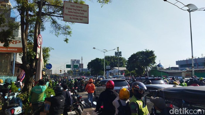 Macet di kawasan Senen Jakpus. (Kurniawan/detikcom)