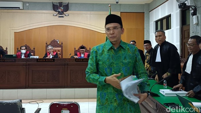 Mantan Gubernur NTB, Muhammad Zainul Majdi saat menjadi saksi di sidang korupsi proyek NCC di Pengadilan Tipikor Mataram, Jumat (29/8/2025). (Foto: Abdurrasyid Efendi/detikBali).