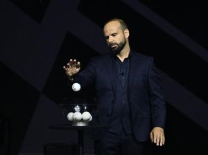 Viral Atraksi Pesulap di Undian Liga Europa, Dikecam Fans
