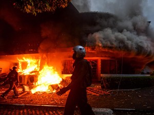 Lini Masa Demo Agustus 2025: Dari Joget DPR Hingga Rumah Sahroni Dijarah