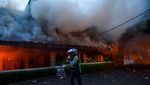 Demo di Bandung Ricuh, Mess MPR RI Dibakar Massa