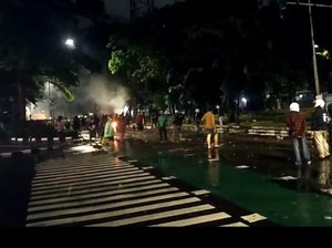 Situasi Terkini di Mako Brimob Kwitang, Massa Bertahan hingga Dini Hari