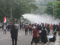 Video: Tak Cuma Pedih di Mata, Gas Air Mata Bahaya untuk Pernapasan