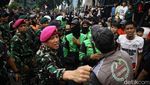 Massa Demo Sempat Jebol Gerbang DPR, Ditenangkan TNI
