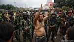 Massa Demo Sempat Jebol Gerbang DPR, Ditenangkan TNI