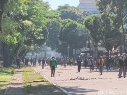 Jalanan Ditutup Demo Brimob, Pantau Aplikasi Berikut