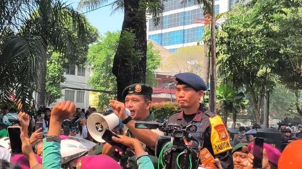 Massa mulai bubarkan diri dari Kwitang (Kurniawan/detikcom)