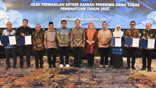 Menteri Transmigrasi M. Iftihan Sulaiman bersama Wakil Gubernur NTB Indah Dhamayanti Putri saat rakor di Mataram, Jumat (29/8/2025). (Dop. Biro Adpim)