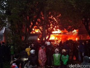 Kronologi Aksi Demo  di Bandung yang Berakhir Rusuh, Rumah hingga Mobil Dibakar