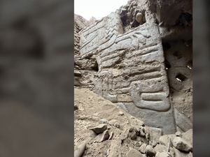 Ditemukan Mural 3D Warna-warni Berusia 3.000 Tahun di Peru!