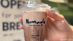 Ada Es Kopi Segar Ngumpet di Tengah Gedung-gedung Sudirman