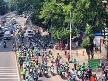 Ojol Dilindas Mobil Brimob Disebut Lagi Nyeberang Antar Pesanan