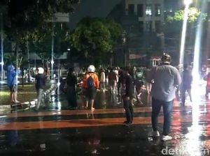 Ojol Tewas Dilindas Rantis, Rekan-rekannya Datangi Mako Brimob Kwitang