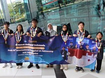 Bertarung Lawan 64 Negara, Pelajar RI Raih Emas di Olimpiade Astronomi Dunia