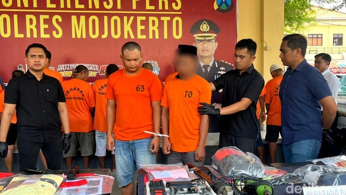 Pelaku curanmor dan pencabulan emak-emak, Bagus Aji memakai kaus tahanan nomor 63