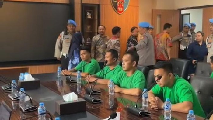 Pemeriksaan tujuh anggota Brimob pelindas Affan (dok. Tangkapan layar IG Propam Polri)