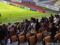 Bau Gas Air Mata Sempat Ganggu Penonton Piala AFF Putri U-16 di Manahan