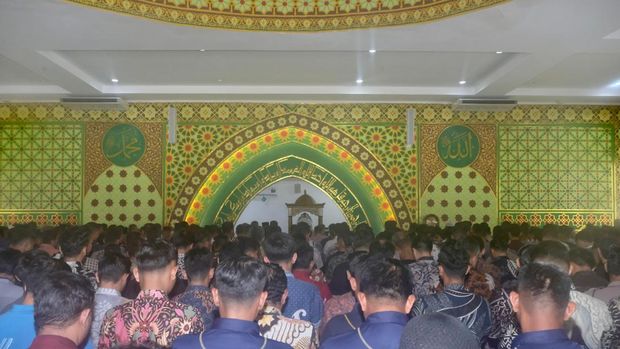 Polda Riau menggelar slaat gaib dan doa bersama untuk Affan Kurniawan, Jumat (29/8/2025).