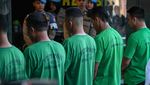 Tertunduk 7 Anggota Brimob yang Lindas Ojol hingga Tewas