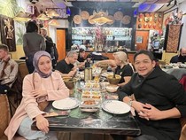 Potret Pasha Ungu Saat Makan bersama Istri di Inggris hingga Belanda