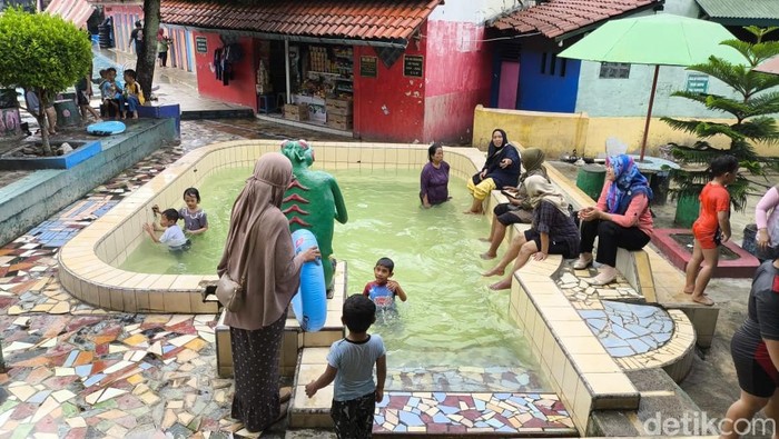 Potret Pemandian Air Panas Taman Rekreasi Sangkanurip Alami Kuningan